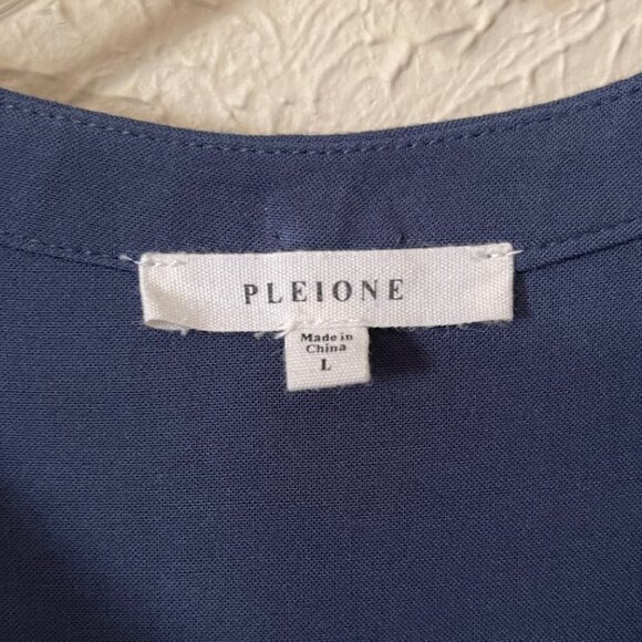 Pleione Navy Blue mixed media tunic top, Size L - Picture 2 of 4